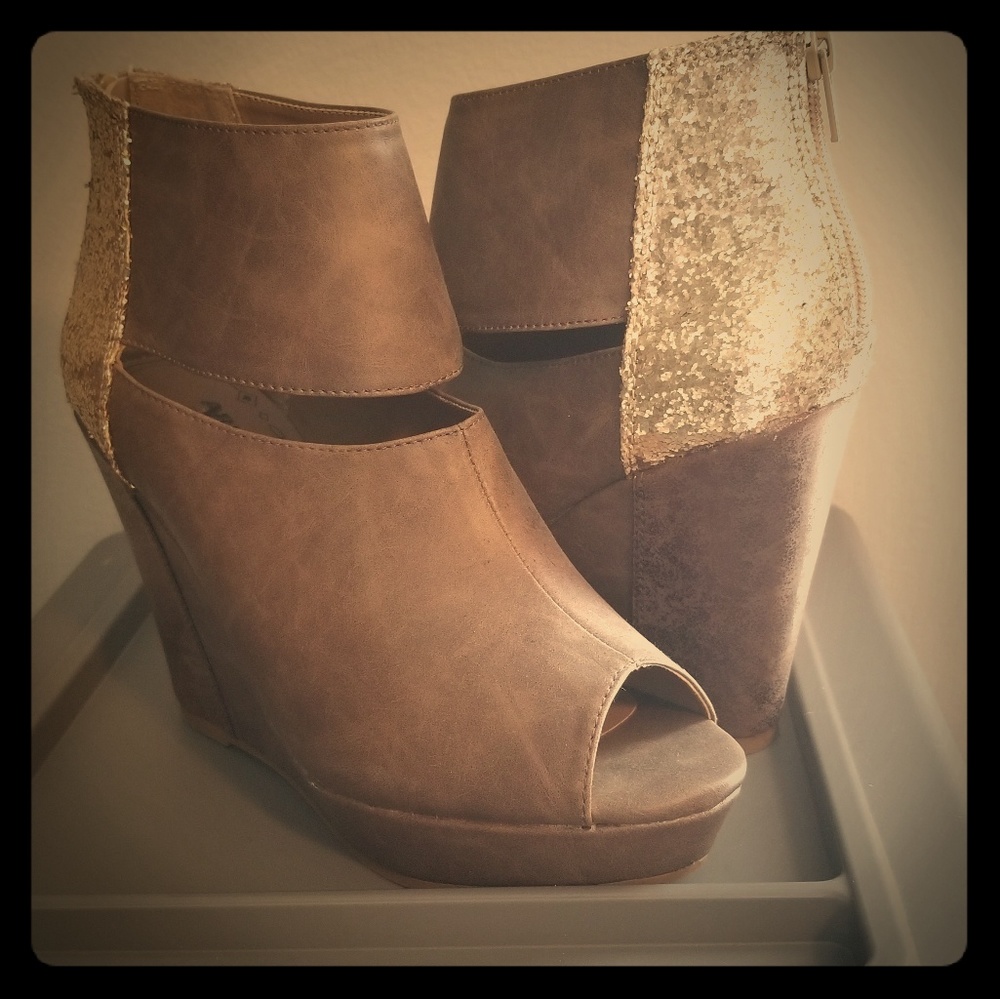 Glitter wedges